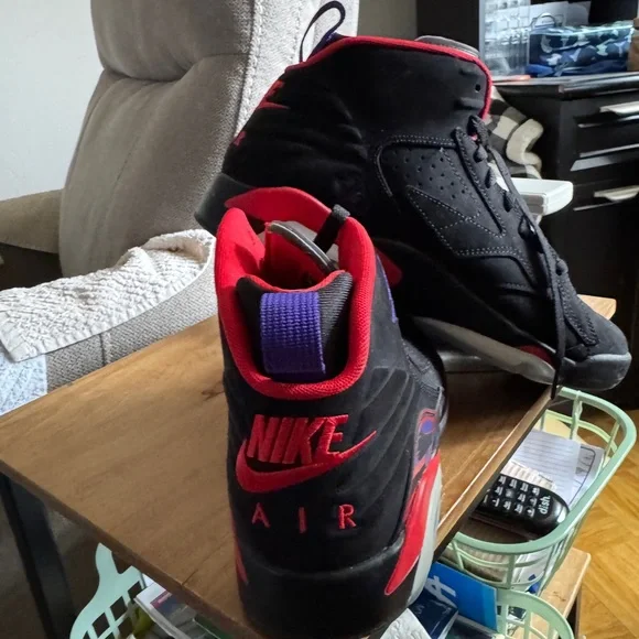 Air Jordan Nike MVP 'Raptors' sneakers. - Picture 5 of 5